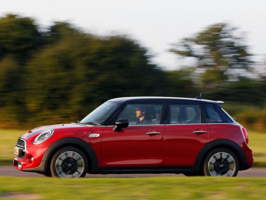  Mini Cooper S 5-Door 2014 года  (UK) (фото 22 из 35)
